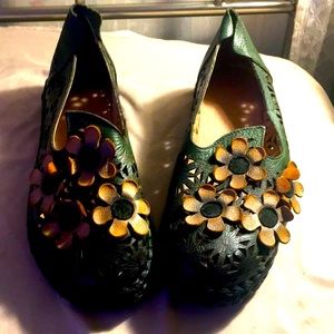 Size 8 & a half Flowered loafer